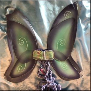 Wings purple and green